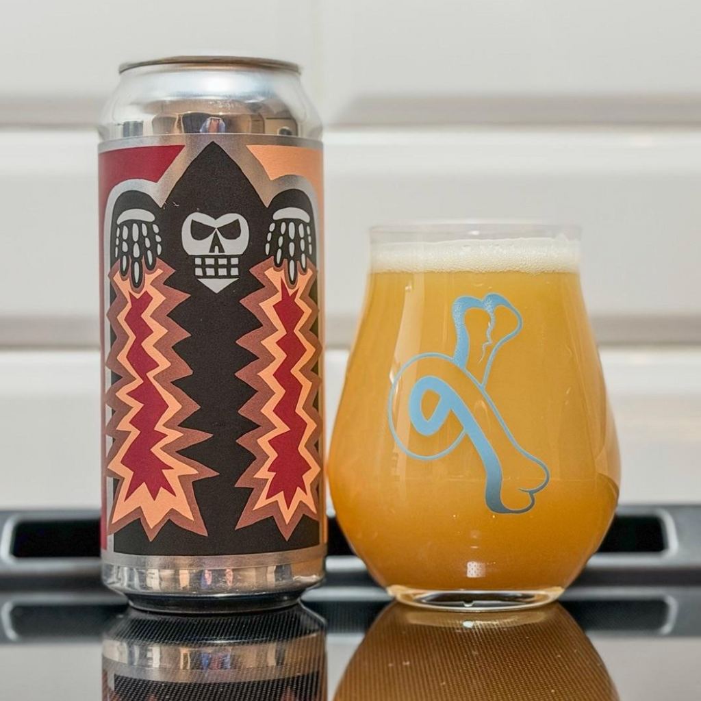 Messorem – Demoliri #0020
ABV: 7,0 % | Stil: New England / Hazy IPA | Untappd: 4,37

En saftig og humledrevet hazy IPA fra Messorem i deres populære Demoliri-serie. Denne udgave er brygget med NZ Cascade, Citra, Riwaka og Riwaka Hop Kief, hvilket giver en intens aromaprofil med både tropisk frugt og frisk citrus.