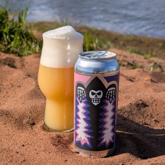 Messorem – Demoliri 0023

ABV: 7,0 % | Stil: New England IPA | Untappd: 4,25

En klassisk Demoliri-release fra Messorem, hvor fokus er på ren, frugtdrevet haze i en mere “let” og drikkelig udgave end deres tungere serier.