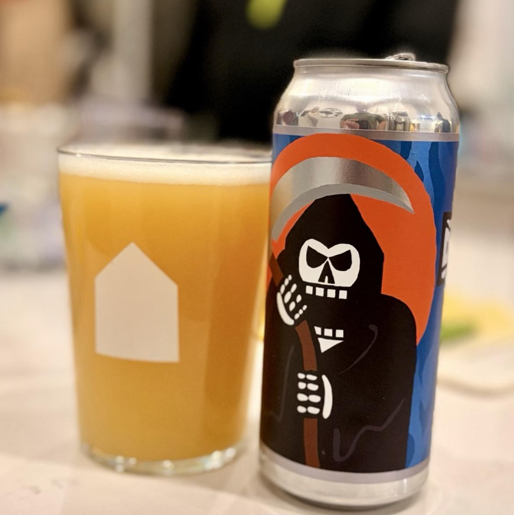 Messorem – Destructio #0002
ABV: 8,5 % | Stil: Imperial / Double New England / Hazy IPA | Untappd: 4,31

En kraftfuld og saftig double NEIPA fra Messorem, der kombinerer generøs humle, tropiske frugtnuancer og en blød mundfølelse til en moderne og aromatisk oplevelse.