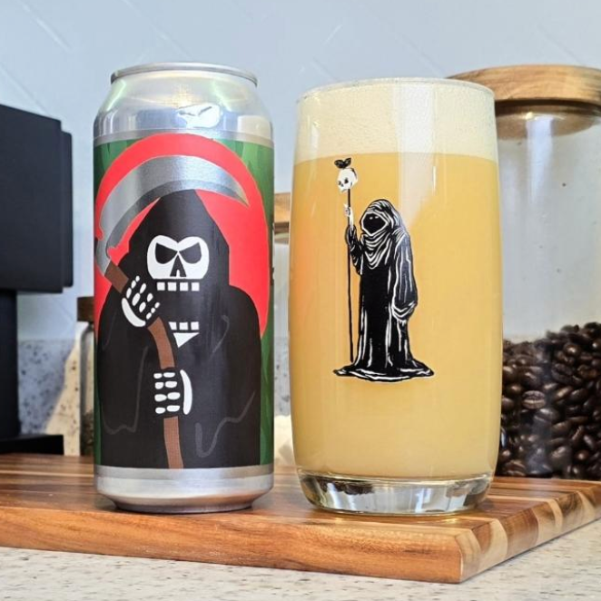 Messorem – Destructio #0003
ABV: 8,5 % | Stil: Double New England / Hazy IPA | Untappd: 4,34

En kraftfuld og aromatisk DIPA fra Messorem, hvor moderne humlesorter skaber et intenst frugtdrevet udtryk med den karakteristiske bløde og saftige mundfølelse, som bryggeriet er kendt for i deres humletunge serier.
