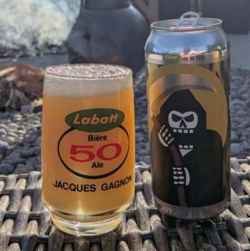 Messorem – Destructio 0013

ABV: 8,5 % | Stil: Imperial / Double New England / Hazy IPA | Untappd: 4,27

Destructio 0013 er endnu en kompromisløs og humlemættet Double IPA fra canadiske Messorem Bracitorium i Montréal. Bryggeriets Destructio-serie er kendt for sine kraftige, moderne Hazy DIPA'er, hvor hver udgave udforsker forskellige humlesammensætninger og teknikker. Denne gang er det den newzealandske humlesort Motueka, der får hovedrollen, og den optræder i hele tre forskellige former: traditionel Motue