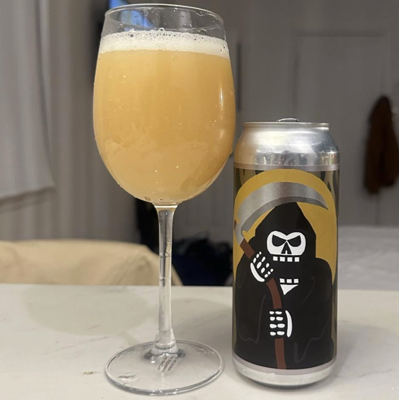 Messorem – Destructio 0013

ABV: 8,5 % | Stil: Imperial / Double New England / Hazy IPA | Untappd: 4,27

Destructio 0013 er endnu en kompromisløs og humlemættet Double IPA fra canadiske Messorem Bracitorium i Montréal. Bryggeriets Destructio-serie er kendt for sine kraftige, moderne Hazy DIPA'er, hvor hver udgave udforsker forskellige humlesammensætninger og teknikker. Denne gang er det den newzealandske humlesort Motueka, der får hovedrollen, og den optræder i hele tre forskellige former: traditionel Motue