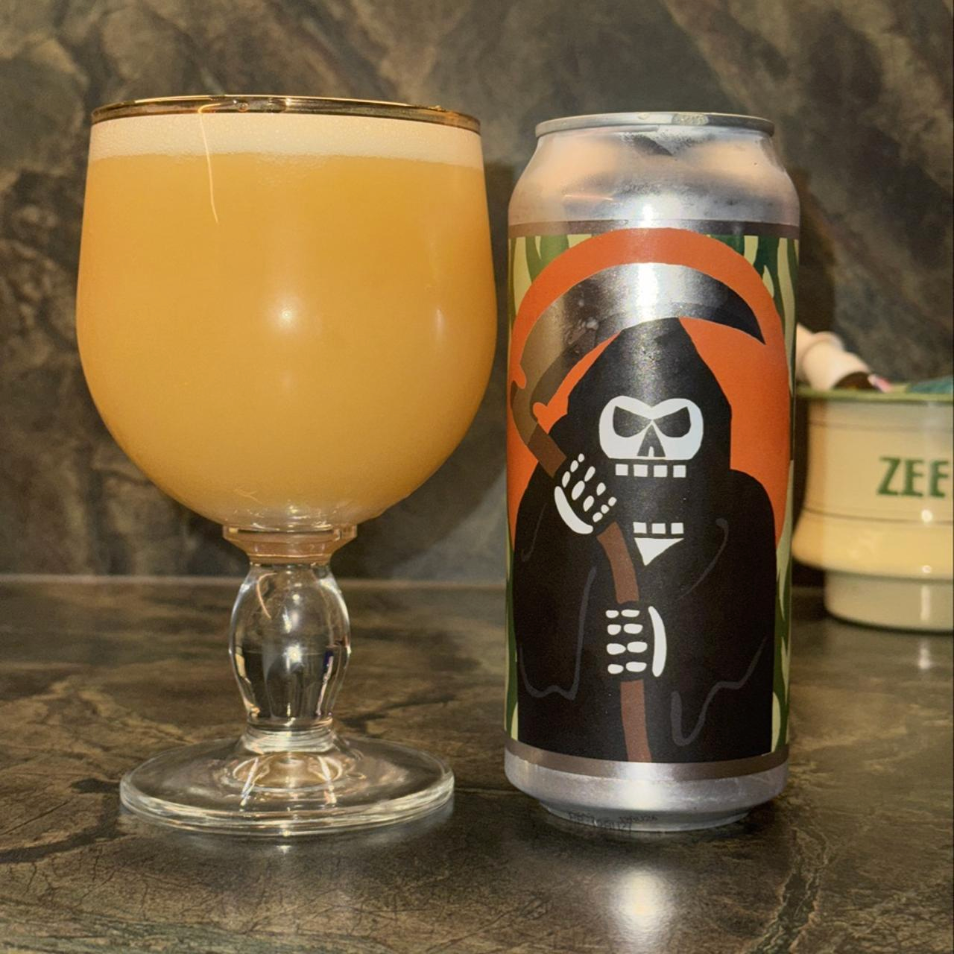 Messorem – Destructio 0016

ABV: 8,5 % | Stil: Imperial / Double New England / Hazy IPA | Untappd: 4,33

Destructio 0016 er en kraftfuld og humlemættet Double IPA fra canadiske Messorem i Montréal, Québec. Med 8,5 % alkohol og en kombination af klassiske humler og koncentrerede humleprodukter leverer bryggeriet endnu en intens udgivelse i deres populære Destructio-serie.

Denne udgave er brygget med Nelson Sauvin, Citra, Galaxy Liquid Lupulin og Vic Secret Liquid Lupulin. En spændende sammensætning, der for