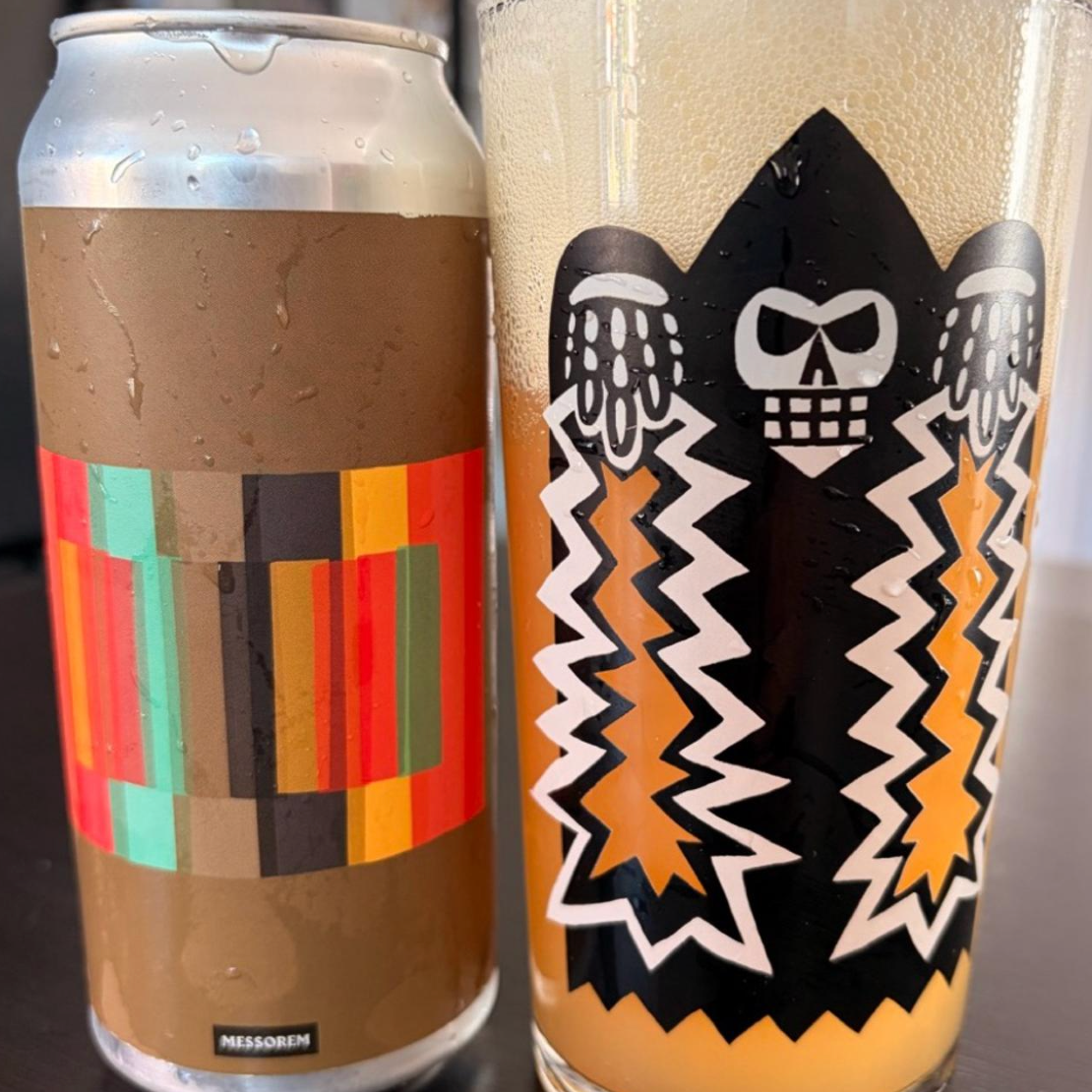 Messorem – Fais De Beaux Rêves

ABV: 8,5 % | Stil: Double New England IPA | Untappd: 4,25

Fais De Beaux Rêves er en klassisk Messorem-DIPA brygget med Citra, Galaxy og El Dorado. En humlekombination der leverer store mængder tropisk frugt, saftig citrus og den karakteristiske bløde og cremede mundfølelse, som har gjort Messorem til et af de mest eftertragtede IPA-bryggerier i verden.