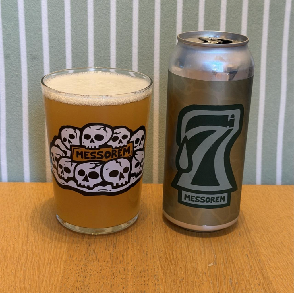 Messorem × Fidens × Freestyle Hops – A7Y7 X Fidens X Freestyle Hops

ABV: 7,5 % | Stil: West Coast IPA | Untappd: 4,14

A7Y7 X Fidens X Freestyle Hops er en kraftfuld og aromatisk West Coast IPA fra canadiske Messorem Bracitorium, brygget i samarbejde med amerikanske Fidens Brewing Company og den newzealandske humleproducent Freestyle Hops.

Her er fokus på frisk humle, markant bitterhed og en spændende kombination af newzealandske humlesorter. Øllen er brygget med Peacharine, Riwaka, Riwaka Hop Kief, Nelso