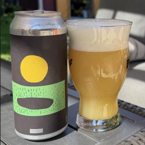 Messorem – Fossoyeuse

ABV: 8,5 % | Stil: Double New England IPA | Untappd: 4,23

Fossoyeuse er en af de klassiske Messorem-DIPA'er, brygget med en humleprofil der leverer massiv tropisk frugt, saftig citrus og den karakteristiske silkebløde mundfølelse, som har gjort bryggeriet verdenskendt blandt hazy IPA-entusiaster.