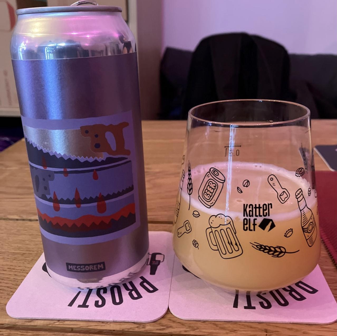 Messorem – Scie You Later XTRM TURBO

ABV: 6,8 % | Stil: New England IPA | Untappd: 4,23

En “XTRM Turbo”-version af deres Scie You Later, stadig klassisk Messorem haze, men med ekstra fokus på aromatisk punch og moderne humle.