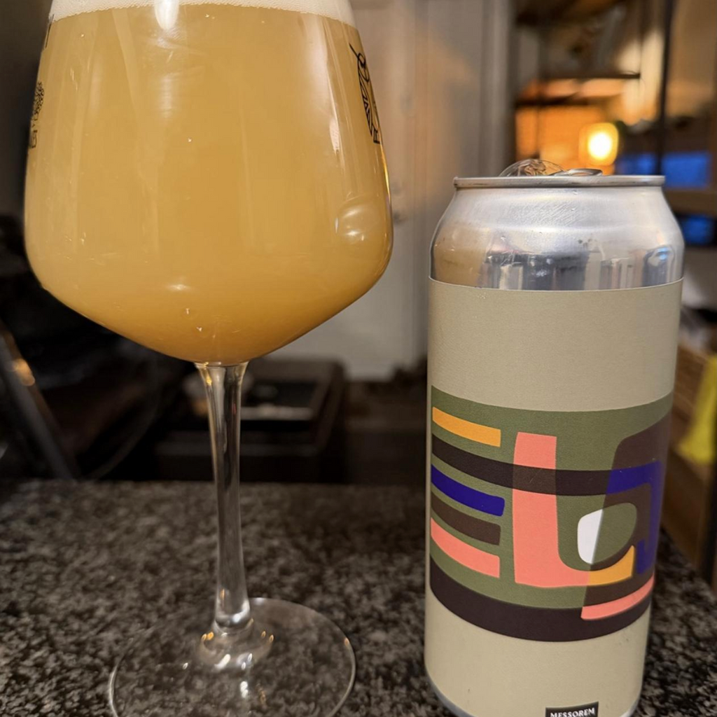 Messorem – Sleep Is The Cousin Of…

ABV: 6,4 % | Stil: New England / Hazy IPA | Untappd: 4,20

En klassisk og tidlig hazy IPA fra Messorem, som stadig står som et godt eksempel på deres rene og frugtdrevne stil. Øllen er double dry-hopped med Cascade Cryo, Citra, Wai-iti og Motueka, hvilket giver en frisk og citrusdomineret profil