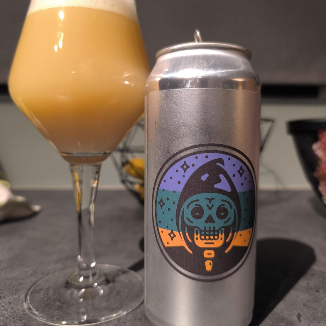 Messorem – Temporalis #0047
ABV: 10,0 % | Stil: Triple New England / hazy IPA | Untappd: 4,41

En kraftfuld og saftig triple NEIPA fra Messorem med massiv humleprofil og fyldig frugtkarakter, hvor aroma og balance er i fokus i hvert glas.