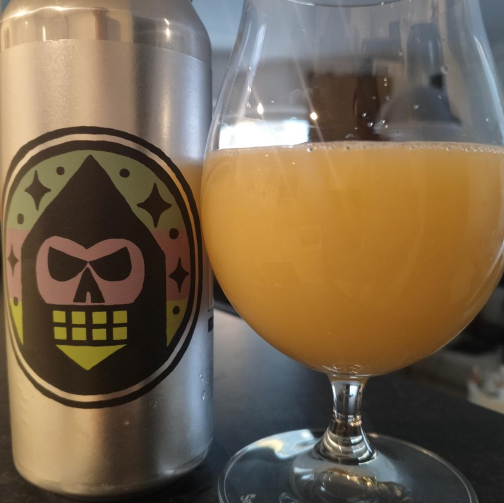 Messorem – Temporalis #0063

ABV: 10,0 % | Stil: Triple New England / Hazy IPA | Untappd: 4,39

Temporalis #0063 er endnu en massiv humlebombe fra canadiske Messorem Bracitorium i Montréal. Bryggeriets populære Temporalis-serie er kendt for sine store, moderne Triple IPA'er, hvor humleintensitet og koncentreret frugtkarakter er i centrum. Denne udgave kombinerer newzealandske Freestyle Rakau med Amarillo Cryo, Peacharine Hop Kief, Citra og Citra Dynaboost. Resultatet er en voldsomt aromatisk Hazy TIPA med f