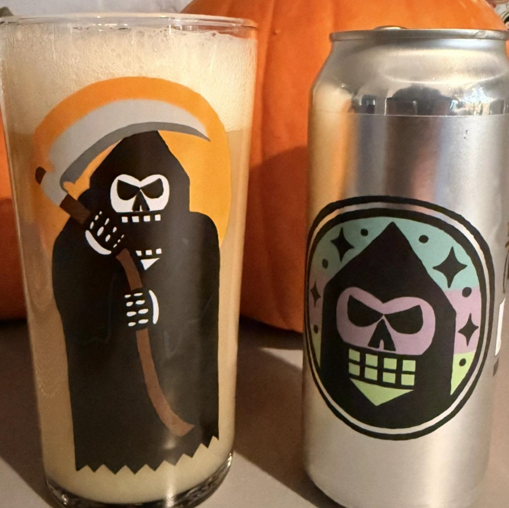 Messorem – Temporalis #0063

ABV: 10,0 % | Stil: Triple New England / Hazy IPA | Untappd: 4,39

Temporalis #0063 er endnu en massiv humlebombe fra canadiske Messorem Bracitorium i Montréal. Bryggeriets populære Temporalis-serie er kendt for sine store, moderne Triple IPA'er, hvor humleintensitet og koncentreret frugtkarakter er i centrum. Denne udgave kombinerer newzealandske Freestyle Rakau med Amarillo Cryo, Peacharine Hop Kief, Citra og Citra Dynaboost. Resultatet er en voldsomt aromatisk Hazy TIPA med f