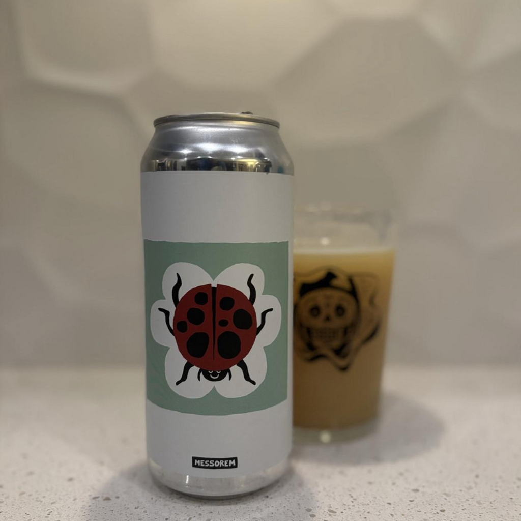 Messorem × Ārpus - Courte Visite
ABV: 8,5 % | Untappd: 4,34

Courte Visite er en saftig og aromatisk Double New England IPA skabt i samarbejde mellem Messorem og Ārpus, hvor begge bryggeriers passion for frugtige humleprofiler er tydelig.