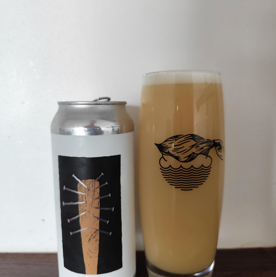 Messorem x Bakes Brewing Company – Bâton Pas Gentil

ABV: 10,0 % | Stil: Triple New England IPA | Untappd: 4,34

Et samarbejde mellem Messorem og Bakes Brewing Company, hvor der er skruet helt op for både humlemængde og intensitet. Brygget med Freestyle Nectaron, Citra, Citra Cryo og Southern Cross Hop Kief, hvilket giver en massiv TIPA fyldt med tropisk frugt, citrus og den karakteristiske bløde mundfølelse, som begge bryggerier er kendt for.