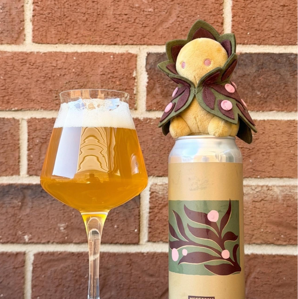Messorem x Belleflower Brewing – The Maiden

ABV: 5,0 % | Stil: Italian Pilsner | Untappd: 4,02

En collab mellem Messorem og Belleflower, hvor de går helt væk fra haze og i stedet laver en skarp, moderne pilsner med fokus på crisphed og aromatisk humle.