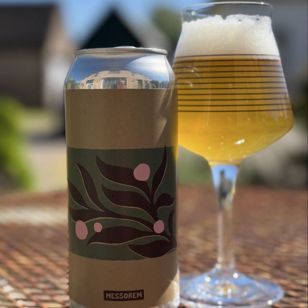 Messorem x Belleflower Brewing – The Maiden

ABV: 5,0 % | Stil: Italian Pilsner | Untappd: 4,02

En collab mellem Messorem og Belleflower, hvor de går helt væk fra haze og i stedet laver en skarp, moderne pilsner med fokus på crisphed og aromatisk humle.
