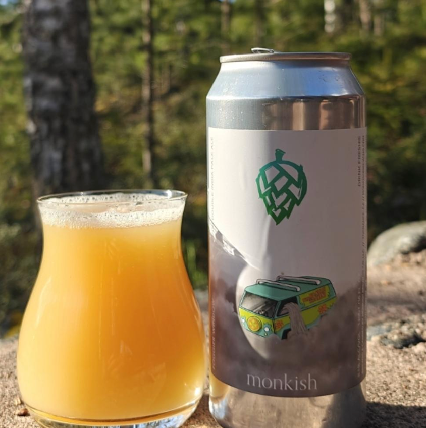 Monkish Brewing Co. – Foggier Window

ABV: 8,1 % | Stil: Imperial / Double New England IPA | Untappd: 4,43

En af de helt klassiske Monkish DIPA’er og for mange indbegrebet af moderne amerikansk haze. Massiv aromatik, silkeblød mundfølelse og ekstrem drinkability trods størrelsen.