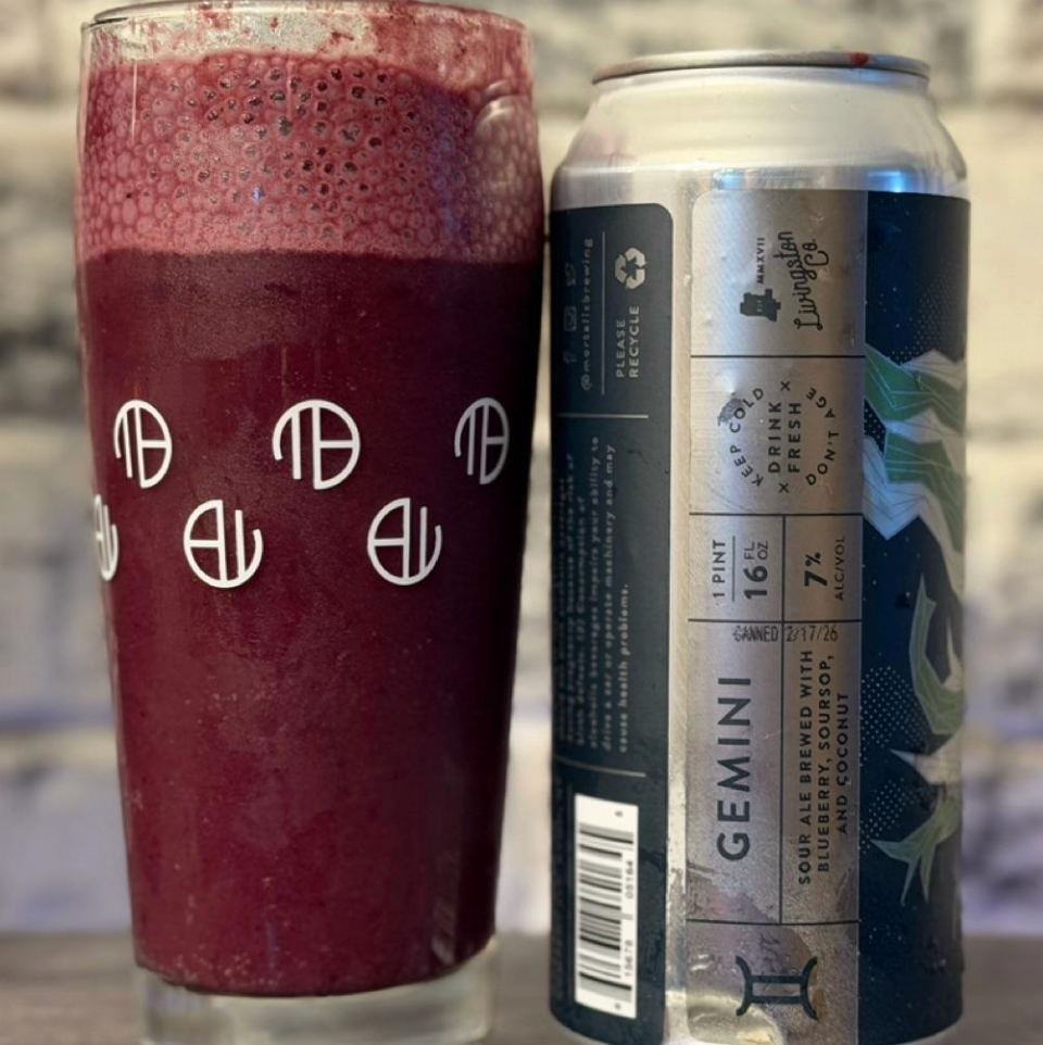 Mortalis Brewing Company – Gemini | Blueberry + Soursop + Coconut

ABV: 7,0 % | Stil: Smoothie Sour / Pastry Sour | Untappd: 4,22

En del af Mortalis’ Gemini-serie, hvor kontrasterende frugter og adjuncts bliver blendet til små, intense batches med fuld dessertprofil.