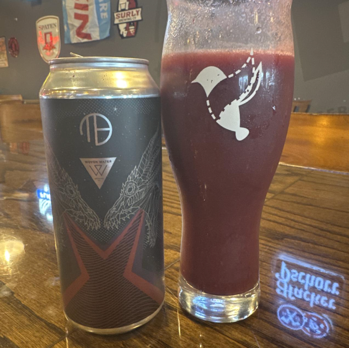 Mortalis Brewing Company – Hydra | Fusion

ABV: 7,0 % | Stil: Smoothie Sour / Pastry Sour | Untappd: 4,40

En collab med Woven Water, hvor Mortalis går all-in på dessertprofil, her er det bær og kage i flydende form, pakket ind i deres klassiske Hydra-tekstur.