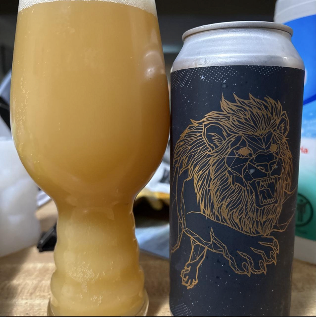 Mortalis Brewing Company – Nemean
ABV: 10,0 % | Stil: Triple New England / Hazy IPA | Untappd: 4,26

En kraftig og humledrevet Triple NEIPA fra Mortalis. Øllen er brygget med Citra, Motueka og Mosaic, som tilsammen giver en intens aromaprofil med masser af tropisk frugt og frisk citrus.