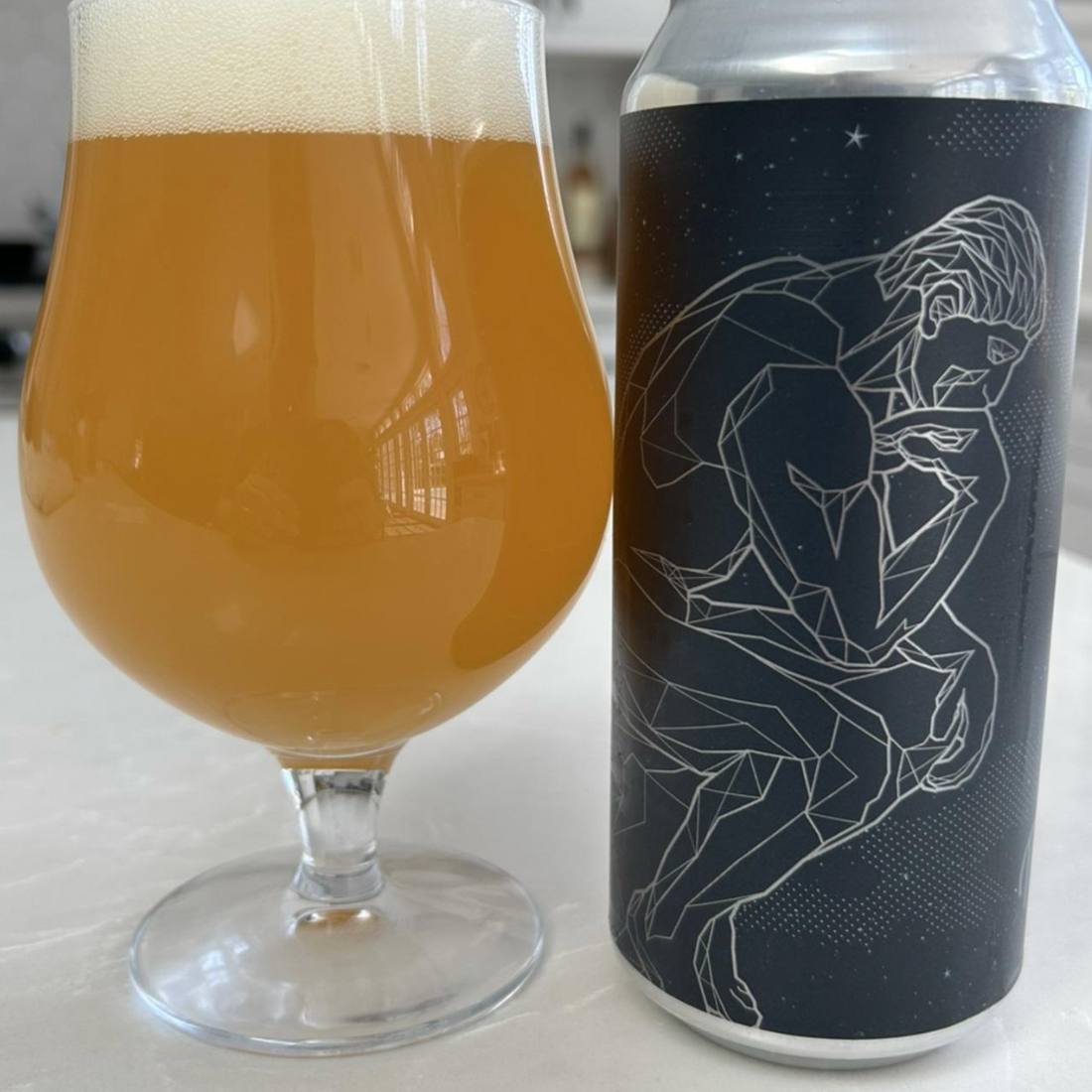 Mortalis Brewing Company – Strange Philosophies #117: Peach

ABV: 8,0 % | Stil: Imperial / Double New England IPA | Untappd: 4,18

En saftig og eksperimenterende hazy DIPA fra Mortalis Brewing Company i deres Strange Philosophies-serie, hvor fokus er at udforske nye humlekombinationer og frugt-twists.

Denne version er brygget med Citra, Southern Passion og Galaxy samt ferskenpuré, hvilket giver en frugtdrevet og let dessertagtig IPA-profil