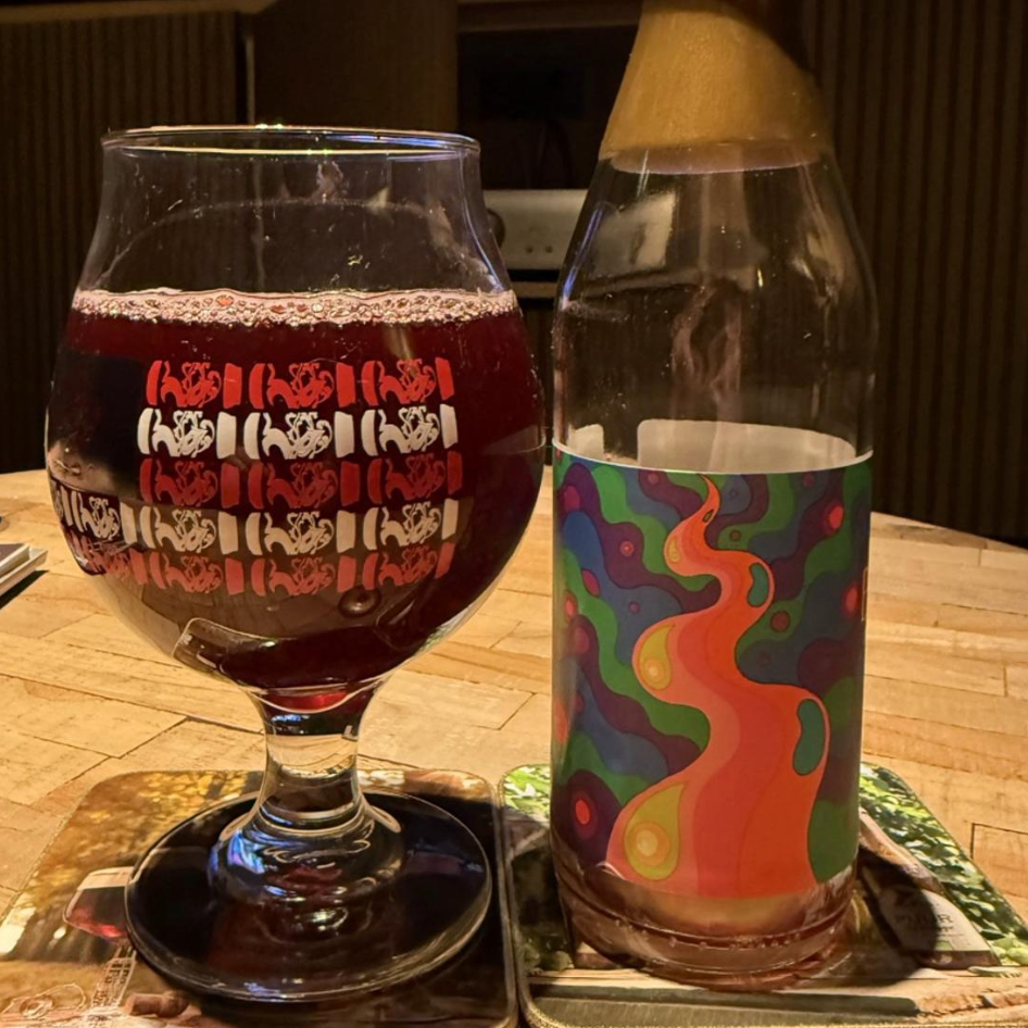 Omnipollo – Barrel Aged Bianca Raspberry
ABV: 12,0 % | Stil: Barrel-aged lassi gose | Untappd: 4,42

En intens og kompleks barrel-aged udgave af Bianca-serien, hvor kraftig frugt, syrlighed og fad smelter sammen i et dybt og markant udtryk.