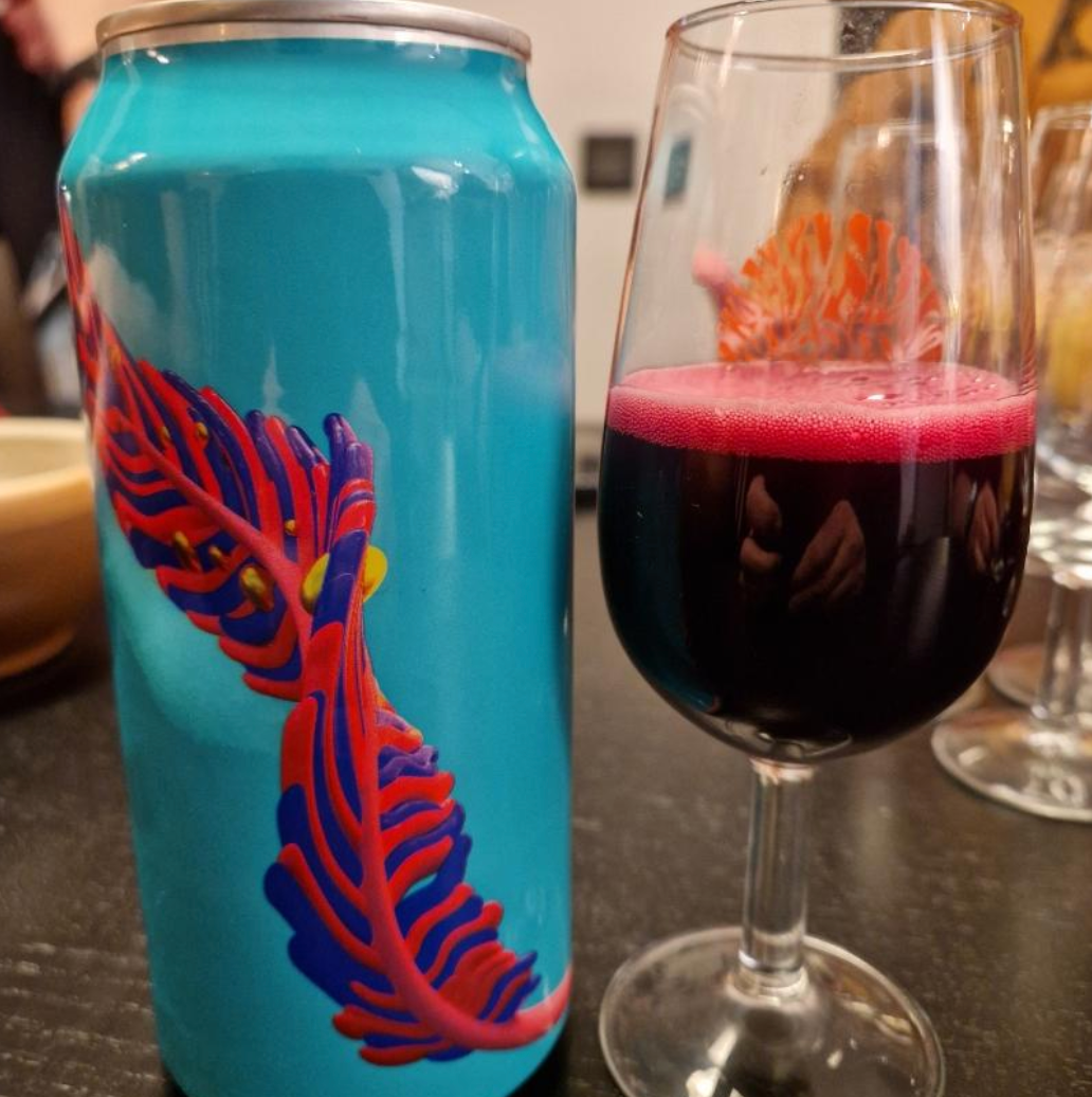 Omnipollo – Bianca Blueberry Marshmallow Pancake Lassi Gose
ABV: 6,0 % | Stil: Lassi gose | Untappd: 4,15

En legesyg og dessertinspireret lassi gose, hvor grænserne mellem øl og sødmefuld nydelse udfordres på den helt rigtige måde.