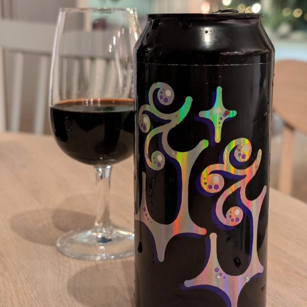 Three Times Three Vol. 8 er en ekstravagant og intens Imperial Pastry Stout skabt i samarbejde mellem Omnipollo og en række anerkendte bryggerier fra hele verden. Denne version af den legendariske Three Times Three-serie går i en mørk og dekadent retning med masser af kompleksitet.