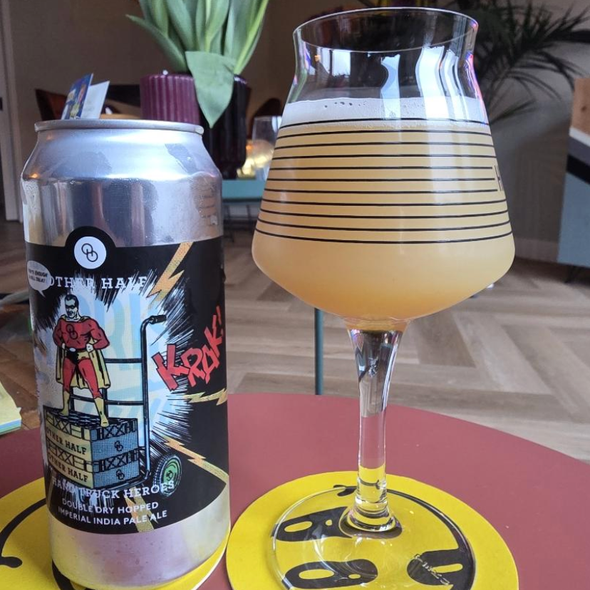 Other Half Brewing Co – Hand Truck Heroes
ABV: 8,2 % | Stil: Double New England / Hazy IPA | Untappd: 4,24

En saftig og aromatisk DIPA fra Other Half Brewing Co., hvor tropiske humler og frugtige noter spiller hovedrollen i en rig, juice-agtig IPA-oplevelse.