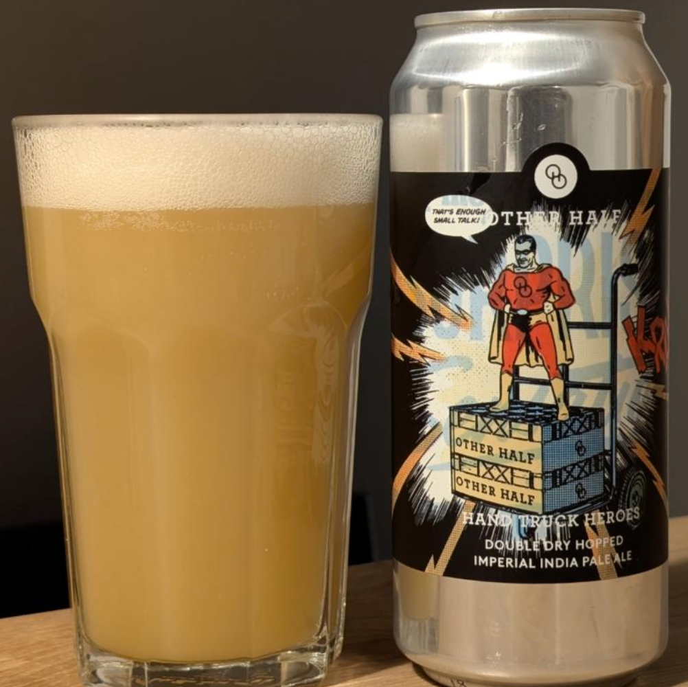 Other Half Brewing Co – Hand Truck Heroes
ABV: 8,2 % | Stil: Double New England / Hazy IPA | Untappd: 4,24

En saftig og aromatisk DIPA fra Other Half Brewing Co., hvor tropiske humler og frugtige noter spiller hovedrollen i en rig, juice-agtig IPA-oplevelse.