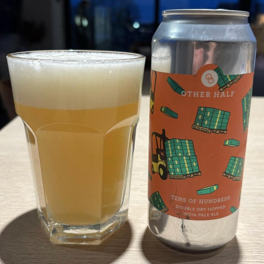 Other Half Brewing Co – Tens of Hundreds
ABV: 7,0 % | Stil: New England / Hazy IPA | Untappd: 4,10

En klassisk, saftig NEIPA fra Other Half, hvor tropiske humleprofiler og blød mundfølelse er i fokus, og hvor det hele leveres med stil og balance.