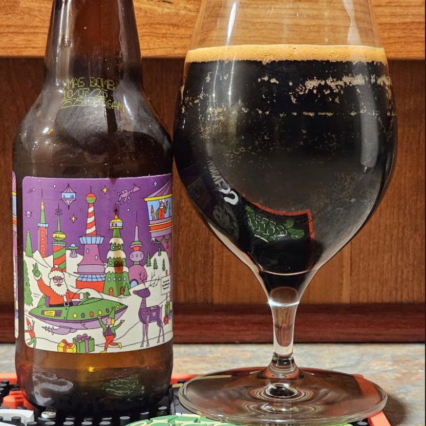 Prairie Artisan Ales – Christmas Bomb
ABV: 13 % | Stil: Barrel-Aged Imperial Stout | Untappd: 4,1

En stor, fyldig og kompleks barrel-aged imperial stout med masser af varme, sødme og dybde – en øl skabt til at nydes langsomt i kolde måneder.