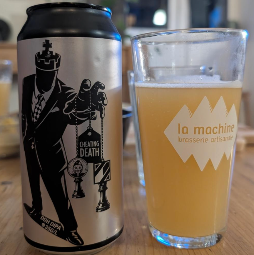 Prizm Brewing Co. x Messorem – Cheating Death

ABV: 8 % | Stil: Double New England IPA | Untappd: 4,05

Cheating Death er et samarbejde mellem franske Prizm Brewing og canadiske Messorem. to bryggerier, der begge mestrer den moderne hazy IPA. Denne DDH DIPA er humlet med Motueka, Citra og Riwaka, hvilket resulterer i en silkeblød humlebombe med masser af tropisk frugt, citrus og New Zealand-karakter.