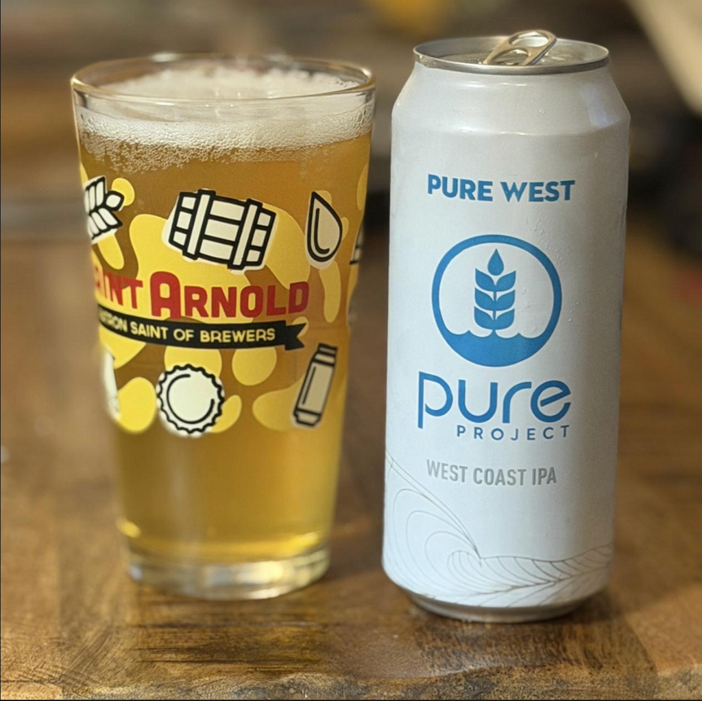 Pure Project Brewing – Pure West

ABV: 6,3 % | Stil: West Coast IPA | Untappd: 3,92

Pure West er Pure Projects hyldest til den klassiske vestkyststil. Her er der ingen haze og ingen juice-bombe – i stedet får man en sprød, humledrevet IPA med frisk citrus, fyrretræ og en tør afslutning, som inviterer til næste tår.