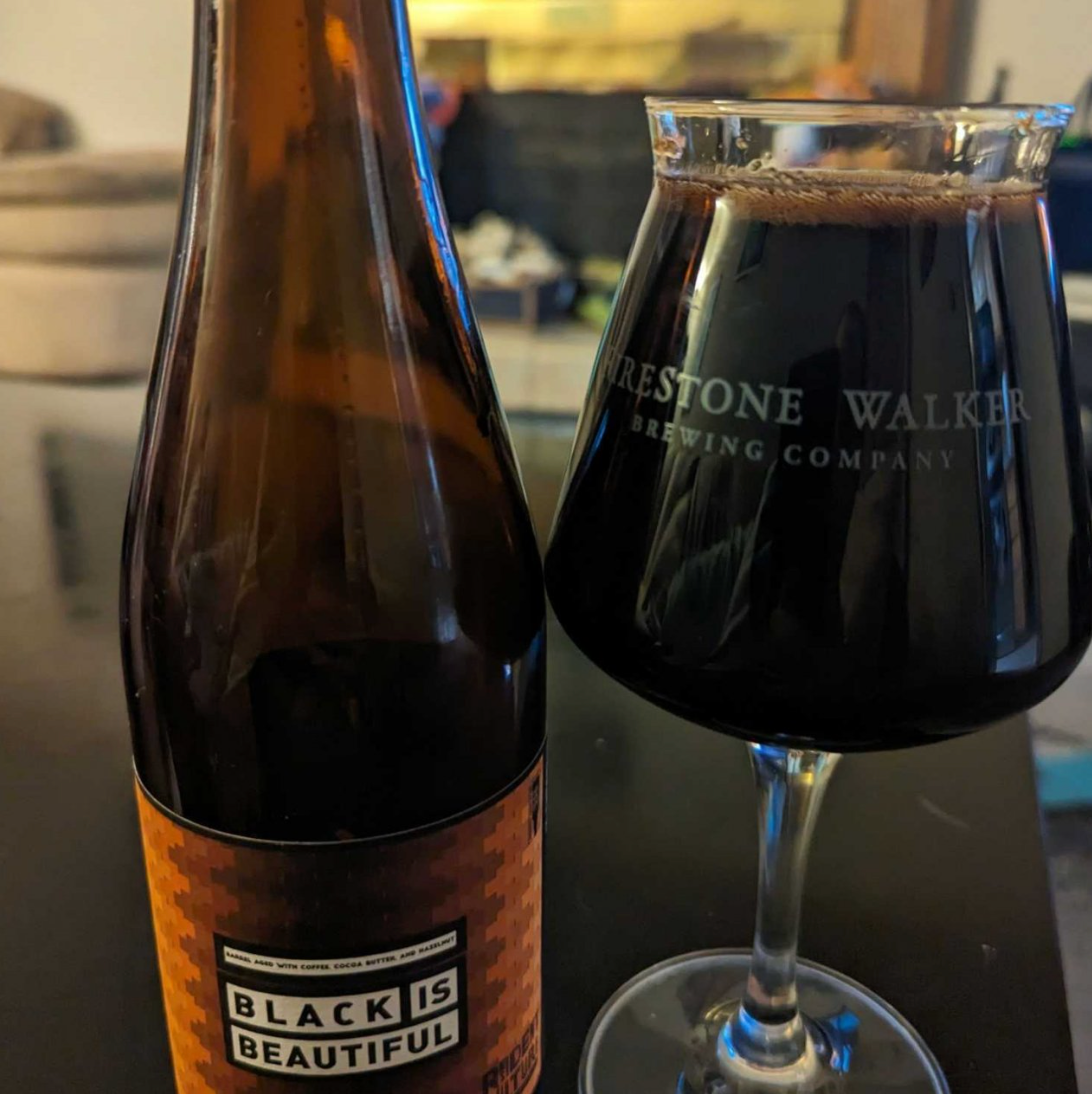 Resident Culture – Black Is Beautiful BBA

ABV: 13,0 % | Stil: Bourbon Barrel Aged Imperial Stout | Untappd: 4,20

En kraftig barrel-aged imperial stout fra Resident Culture Brewing, brygget som en del af det internationale Black Is Beautiful-projekt, der startede hos Weathered Souls Brewing for at støtte social retfærdighed og inklusion i craft beer-miljøet. 