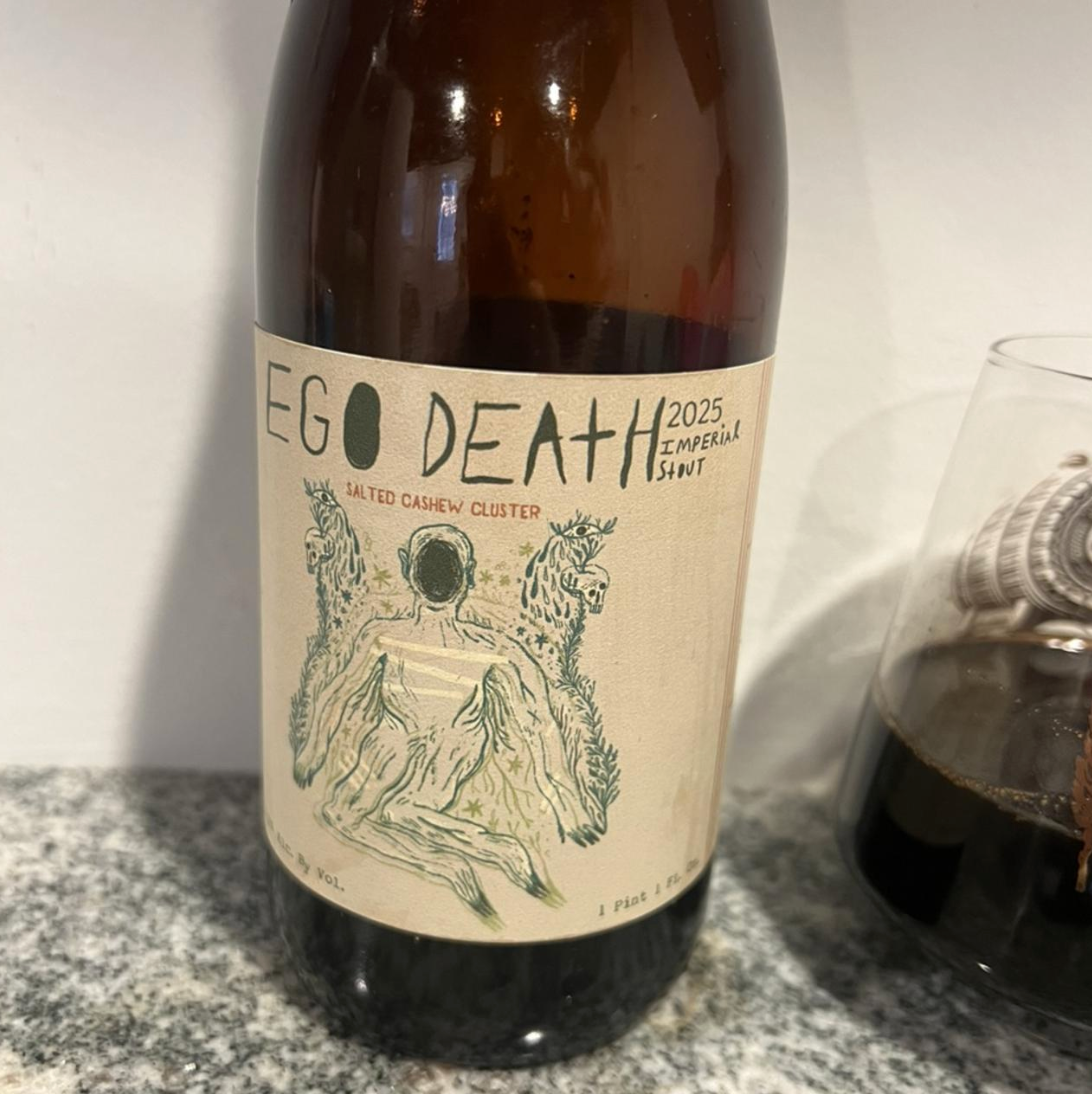 Resident Culture – Bourbon Barrel Aged Ego Death: Salted Cashew Cluster (2025)

ABV: 12,5 % | Stil: Bourbon Barrel Aged Imperial Pastry Stout | Untappd: 4,43

En massiv dessert-stout fra Resident Culture Brewing. 2025-versionen er et blend af imperial stouts lagret 28–30 måneder på Yellowstone og Buffalo Trace bourbonfade, hvilket giver en dyb og kompleks fadprofil. Øllen er derefter konditioneret på ristede hasselnødder, cacao nibs, saltede cashewnødder, vanilje og toffee.