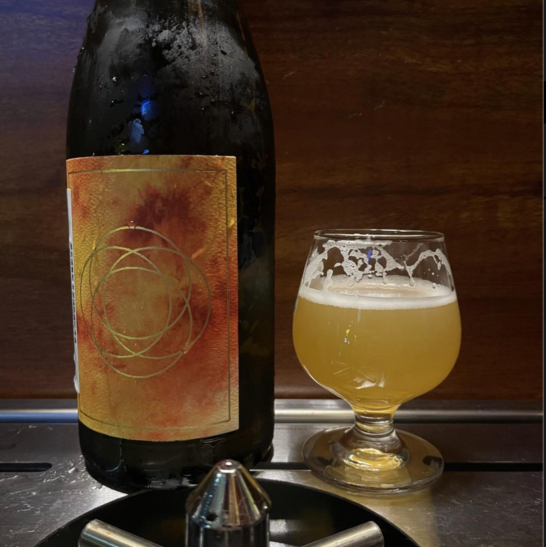 Sante Adairius Rustic Ales – Tōji

ABV: 8,3 % | Stil: Barrel-Aged Saison | Untappd: 4,30

En kompleks, fadlagret saison brygget med ris og yuzu. Her er vi igen i det felt, hvor øl begynder at minde mere om naturvin end klassisk farmhouse.