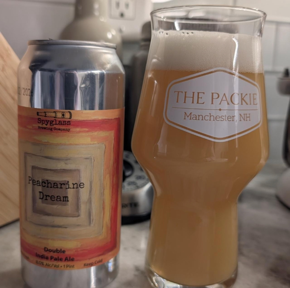 Spyglass Brewing Company – Peacharine Dream

ABV: 8,0 % | Stil: New England / Hazy Double IPA | Untappd: 4,11

En moderne hazy DIPA fra Spyglass brygget med Citra Incognito, Peacharine og Nelson Bliss (inkl. hop kief). Fokus er på en blød, juicy og aromatisk profil med tydelig NZ-signatur.
