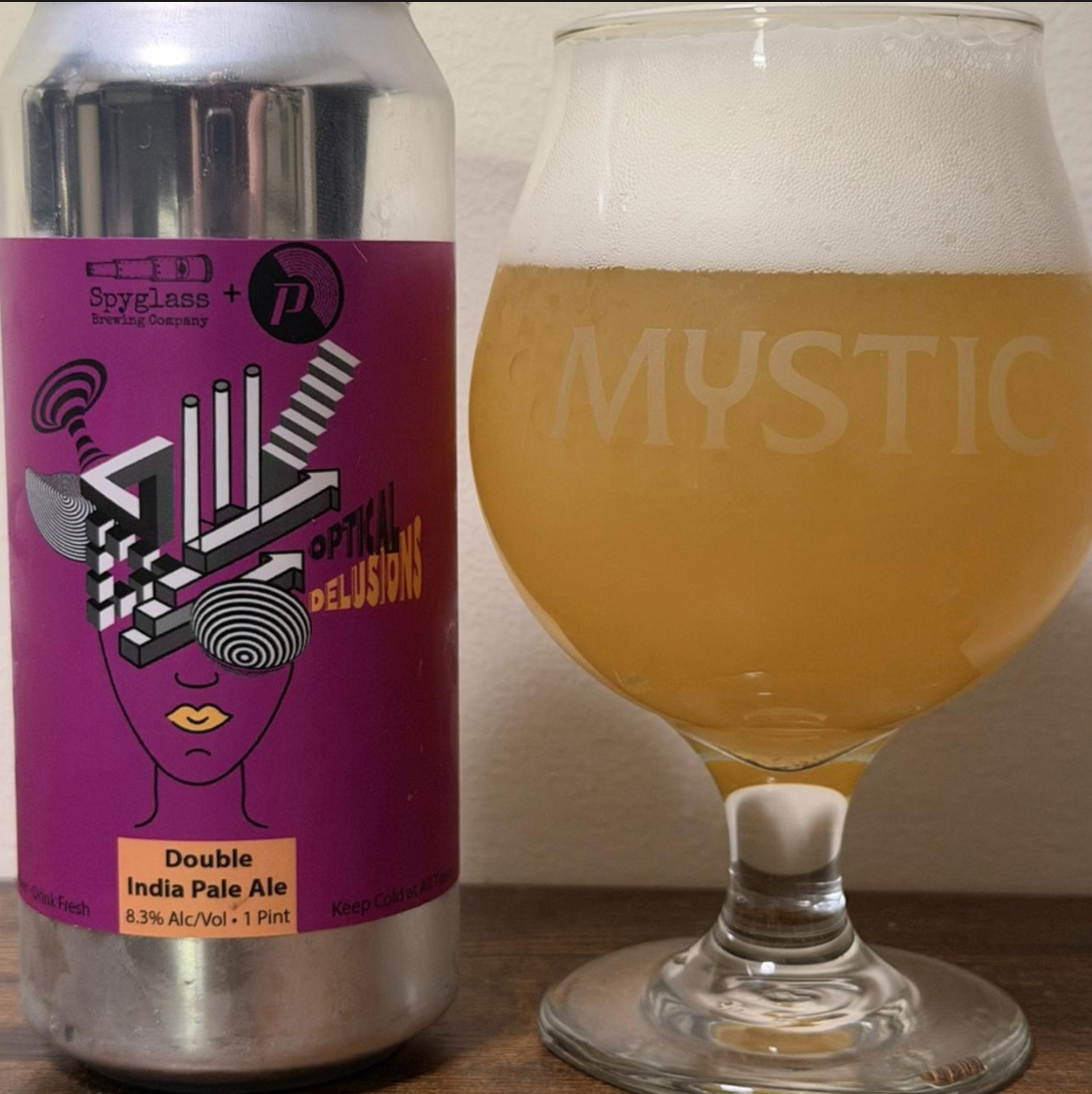 Spyglass Brewing Company × Proclamation Ale Company – Optical Delusions

ABV: 8,3 % | Stil: Imperial / Double New England / Hazy IPA | Untappd: 4,24

Optical Delusions er en kraftfuld og saftig Double New England IPA fra amerikanske Spyglass Brewing Company i Nashua, New Hampshire. Øllen er brygget i samarbejde med Proclamation Ale Company fra Rhode Island, og resultatet er en moderne Hazy DIPA, hvor to populære humlesorter får lov til at stå i centrum: amerikanske Citra og newzealandske Rakau.