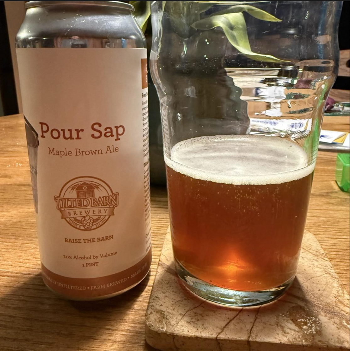 Tilted Barn Brewery – Pour Sap

ABV: 6,4 % | Stil: American Brown Ale | Untappd: 3,90

En American Brown Ale fra Tilted Barn Brewery brygget med lokal ahornsirup. Det giver en klassisk maltdrevet brown ale med en let sødme og et diskret strejf af maple.