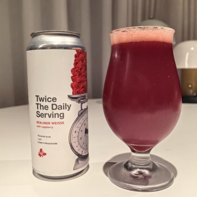 Trillium Brewing Company – Twice the Daily Serving: Raspberry

ABV: 7 % | Stil: Fruited Berliner Weisse | Untappd: 4,48

Twice the Daily Serving: Raspberry er Trilliums bud på den ultimative frugtøl. Bryggeriet har taget deres populære Daily Serving-serie og skruet op for både mundfølelse, frugtmængde og alkoholprocent. Brygget med en enorm mængde hindbær leverer øllen en intens og naturlig frugtsmag, pakket ind i en blød Berliner Weisse-base med frisk syrlighed.