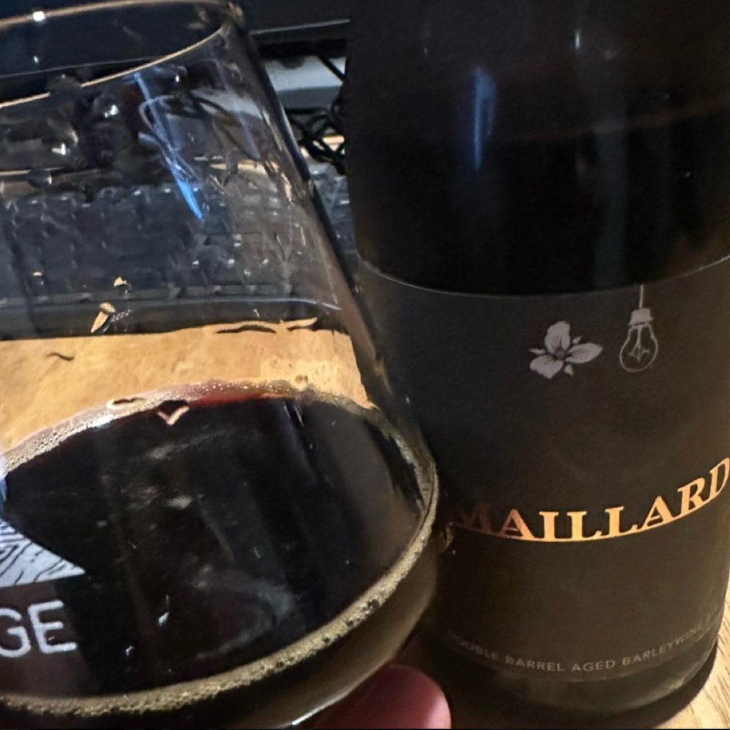 Trillium Brewing Company x Side Project Brewing – Maillard

ABV: 15,4 % | Stil: Double Barrel Aged American Barleywine | Untappd: 4,34

Maillard er et samarbejde mellem Trillium Brewing Company og Side Project Brewing. Denne eksklusive American Barleywine er brygget udelukkende med Maris Otter-malt og har lagret i mere end to år på håndplukkede bourbonfade – først ét år på det første fad og derefter endnu ét år på et nyt bourbonfad. Resultatet er en usædvanligt kompleks barleywine, hvor maltens dybde og fad