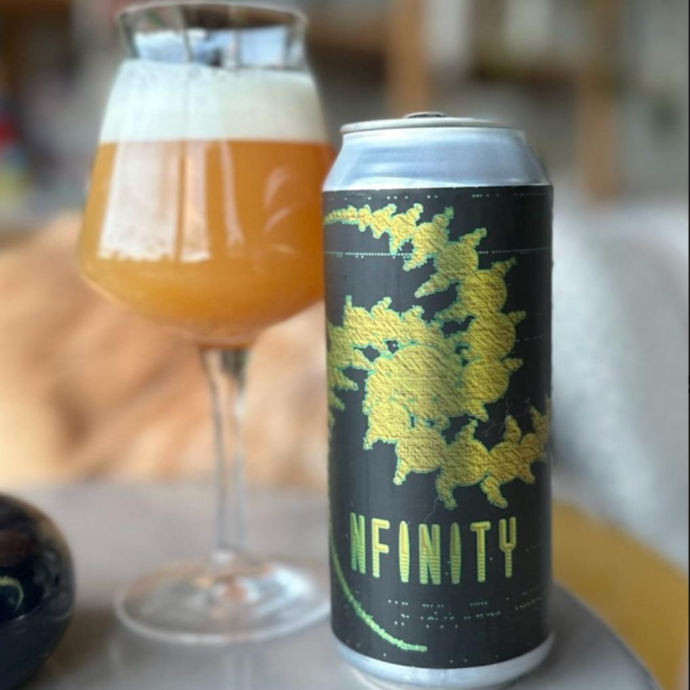 Wax Wings Brewing Co. – Nfinity

ABV: 10,0 % | Stil: Triple New England IPA | Untappd: 4,36

Nfinity er en af de mest hypede IPA'er fra Wax Wings og viser bryggeriets evne til at kombinere enorm humleintensitet med en utrolig blød og elegant mundfølelse. Trods de 10 % fremstår øllen imponerende balanceret og ekstremt letdrikkelig.